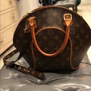Louis Vuitton purse